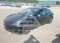 2022 Tesla Model 3 фото