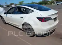2022 Tesla Model 3 фото