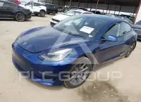 2022 Tesla Model 3 фото