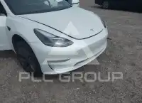 2022 Tesla Model 3 фото
