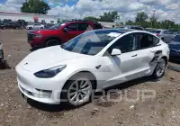 2022 Tesla Model 3 фото