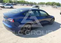 2022 Tesla Model 3 фото