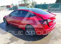 2022 Tesla Model 3 фото