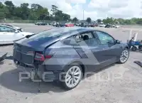 2022 Tesla Model 3 фото
