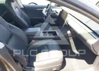 2022 Tesla Model 3 фото