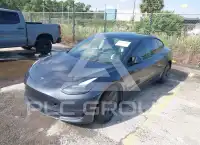 2022 Tesla Model 3 фото