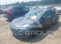 2022 Tesla Model 3 фото
