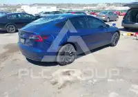 2022 Tesla Model 3 фото
