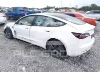 2022 Tesla Model 3 фото