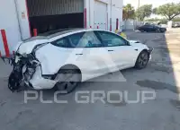2022 Tesla Model 3 фото