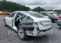 2022 Tesla Model 3 фото