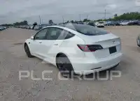 2022 Tesla Model 3 фото