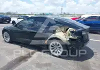 2022 Tesla Model 3 фото
