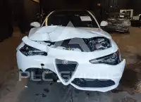 2022 Alfa Romeo Giulia фото