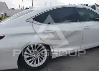 2022 Lexus ES300 фото