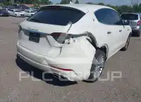 2022 Maserati LEVANTE фото