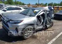 2022 Toyota RAV4 фото
