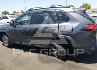 2022 Toyota RAV4 фото