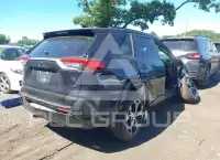 2022 Toyota RAV4 фото