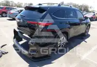 2022 Toyota Highlander photo