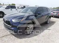 2022 Toyota Highlander photo