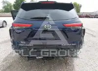 2022 Toyota Highlander photo