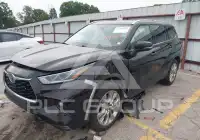2022 Toyota Highlander photo