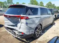 2022 KIA Carnival фото