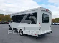 2022 Ford E-450 фото