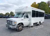 2022 Ford E-450 фото