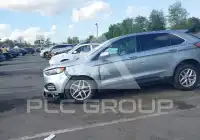 2022 Ford EDGE photo