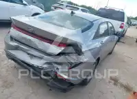 2022 Hyundai Elantra photo