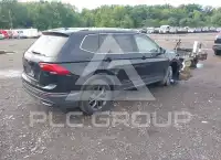 2022 Volkswagen Tiguan photo