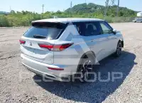 2023 Mitsubishi OUTLANDER photo