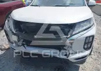 2023 Mitsubishi OUTLANDER photo