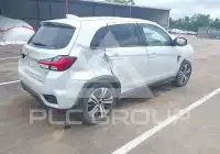 2023 Mitsubishi OUTLANDER photo