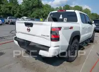 2023 Nissan FRONTIER photo