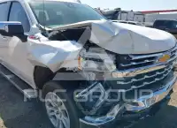 2023 Chevrolet Silverado фото