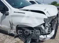 2023 Chevrolet Silverado фото
