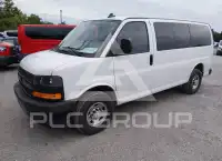 2023 Chevrolet Express фото