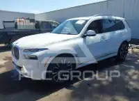 2023 BMW X7 photo