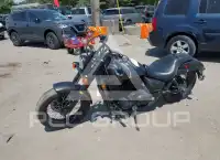 2023 Honda VT750 фото