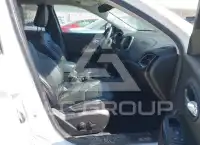 2023 Jeep CHEROKEE photo