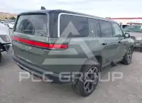 2023 Rivian R1S фото