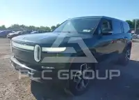 2023 Rivian R1S фото
