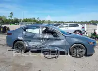 2023 Mazda 3 фото