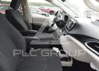 2023 Chrysler VOYAGER photo