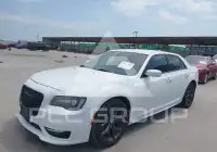 2023 Chrysler 300 фото