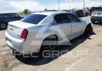 2023 Chrysler 300 фото