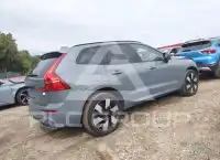 2023 Volvo XC60 photo